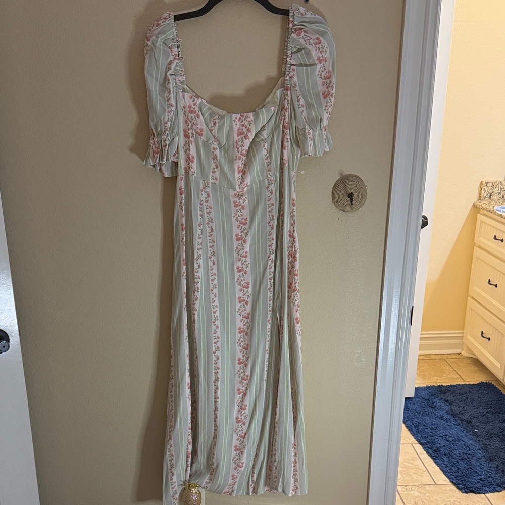 WeWoreWhat Cream and Pink Floral Puff Sleeve MIDI Dress